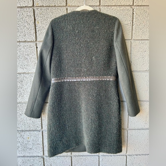 Tory Burch Green Cape with Minimalist Design - Picture 3 of 4